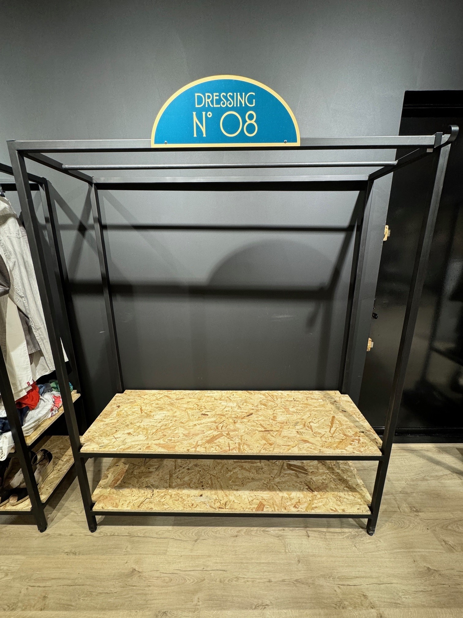 visuel Stand VIDE DRESSING